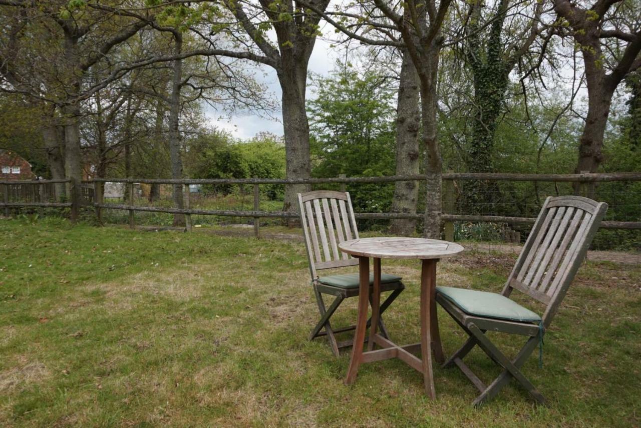 West Lodge B&B Hailsham Extérieur photo